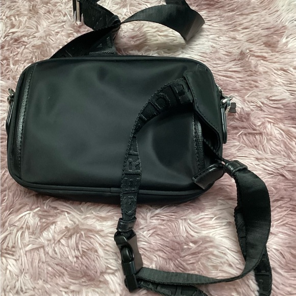 Karl Lagerfeld Black Crossbody Bag NWOT

Mrpb - Picture 5 of 12